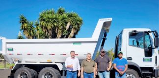 Prefeitura de CDS recebe mais um caminhão caçamba