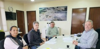 Bandiera recebe chefe do Núcleo Regional de Educação