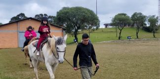 Prefeitura de Cel. Domingos Soares fecha parceria com União dos Autistas de Palmas e Região