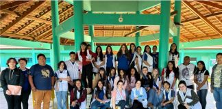 Alunos da 1ª série do Curso de Formação de Docentes do Colégio Estadual Dom Carlos visitam o Colégio Estadual Indígena Sêgsó Tanh Sá