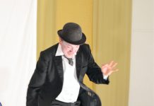 “O professor pelado” comemora sete anos de estrada, em jornadas pedagógicas