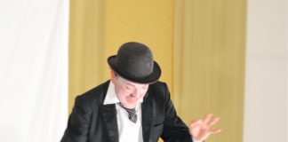 “O professor pelado” comemora sete anos de estrada, em jornadas pedagógicas