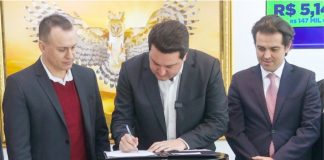 Ratinho Jr e deputado Luiz Fernando Guerra confirmam asfalto para Salgado Filho