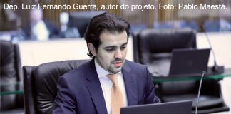 Aprovado projeto para ampliar divulgação de canais de denúncias contra maus-tratos aos animais