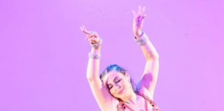 Professora e Bailarina Amanda Rigon do Studio Sintonia do Corpo participa de apresentação em Porto Alegre