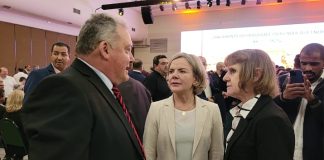 Bandiera participa do lançamento do programa Itaipu Mais que Energia, em Foz do Iguaçu