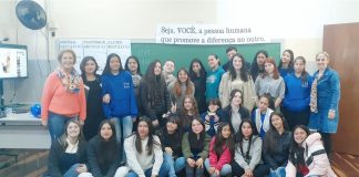 PARCEIROS DA EDUCAÇÃO – 1ª SÉRIE DO CURSO DE FORMAÇÃO DE DOCENTES DO COLÉGIO ESTADUAL DOM CARLOS DIALOGA COM A PROFESSORA ROSA MARIA FAVORETTO LOUREIRO