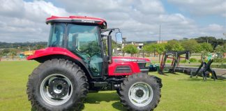 Cel. Domingos Soares recebe mais um trator agrícola