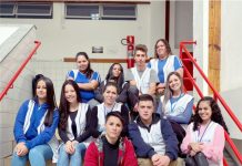 ALUNOS DA 4ª SÉRIE DO CURSO DE FORMAÇÃO DE DOCENTES RETA FINAL PARA CONCLUSÃO DO CURSO COLÉGIO ESTADUAL DOM CARLOS