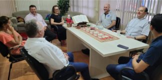 Bandiera e Lio recebem bispo diocesano