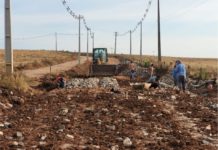 Obras de pavimentação são retomadas em estradas rurais de Cel. Domingos Soares