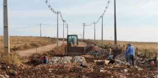 Obras de pavimentação são retomadas em estradas rurais de Cel. Domingos Soares