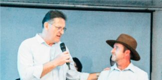 Lançamento oficial das pré candidaturas de Daniel Langaro a prefeito e Edson Kemes Lagarto a vice reuniu centenas de pessoas, além de deputados e lideranças de 10 partidos, lotando o Caça e Pesca