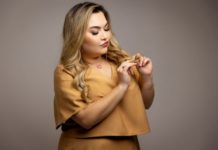 Por que algumas pessoas têm caspa?