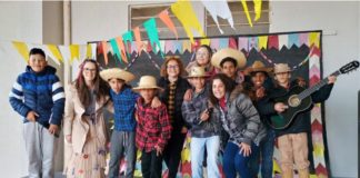 No dia 9 de agosto o Colégio Estadual Dom Carlos realizou a festa “agostina” e os estudantes participaram ativa e efetivamente. Só ALEGRIA!