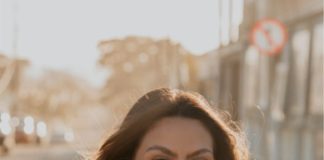 A escolha da base na maquiagem é importante porque?