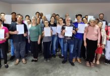 Mais 40 famílias domingosoarenses recebem as matrículas de suas propriedades