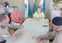 O capitão Bueno visitou a prefeita Dona Maria Antonieta no gabinete da prefeitura