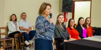 Prefeita Maria Antonieta prestigia Cerimônia do Jaleco na UNIFECAF