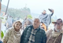 Cavaleiros realizam tropeada em homenagem às tradições locais