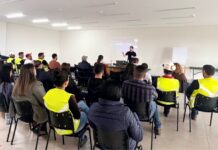 Delegado Kelvin Bressan aborda riscos da manipulação digital em palestra para colaboradores da Marini Compensados