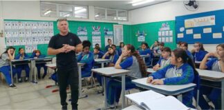 PROFESSORES DO CURSO DE LETRAS DO IFPR OFERTAM AULÕES PARA O SAEB NAS ESCOLAS DE PALMAS