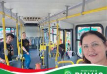 Ônibus se transforma no “Amarelinho do Natal” e já circula pela cidade com arte, luzes e música, em ação da Escola Nascer para Artes