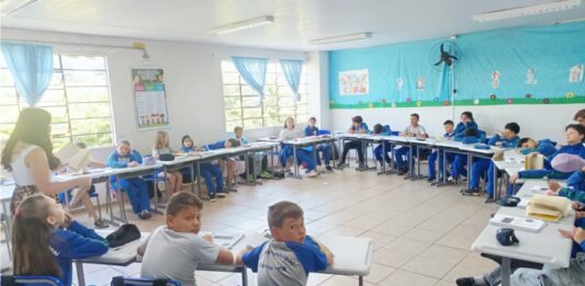 CLUBE DA LEITURA PERCORRE ESCOLAS PÚBLICAS MUNICIPAIS DE PALMAS