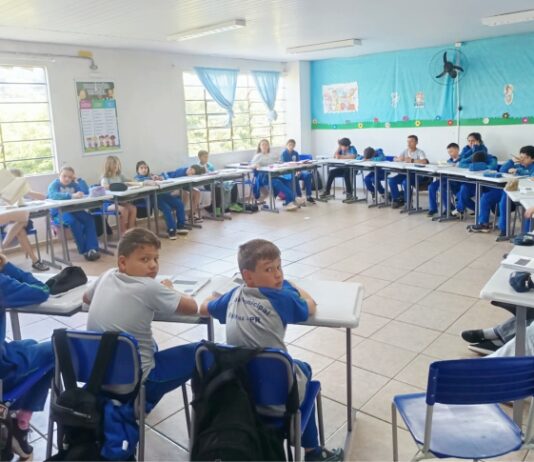 CLUBE DA LEITURA PERCORRE ESCOLAS PÚBLICAS MUNICIPAIS DE PALMAS