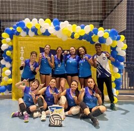 Equipe palmense Gold voleibol esteve participando do I torneio Alpha Vôlei