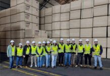 Alunos do IFPR conhecem na prática o manejo florestal e o processo produtivo da Indústria de Compensados Sudati