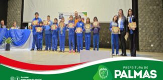 Escola Municipal Professora Terezinha Marins Pettres realiza noite de homenagens e celebra desempenho de estudantes