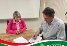Prefeito Daniel Lângaro assina termo de cedência de veículo para a Rede Feminina de Combate ao Câncer