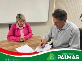 Prefeito Daniel Lângaro assina termo de cedência de veículo para a Rede Feminina de Combate ao Câncer