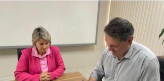Prefeito Daniel Lângaro assina termo de cedência de veículo para a Rede Feminina de Combate ao Câncer