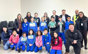 Marini Compensados promove educação ambiental com alunos da Escola Pequena Águia